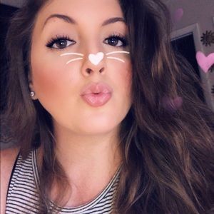 Meet your Posher, Mercedes